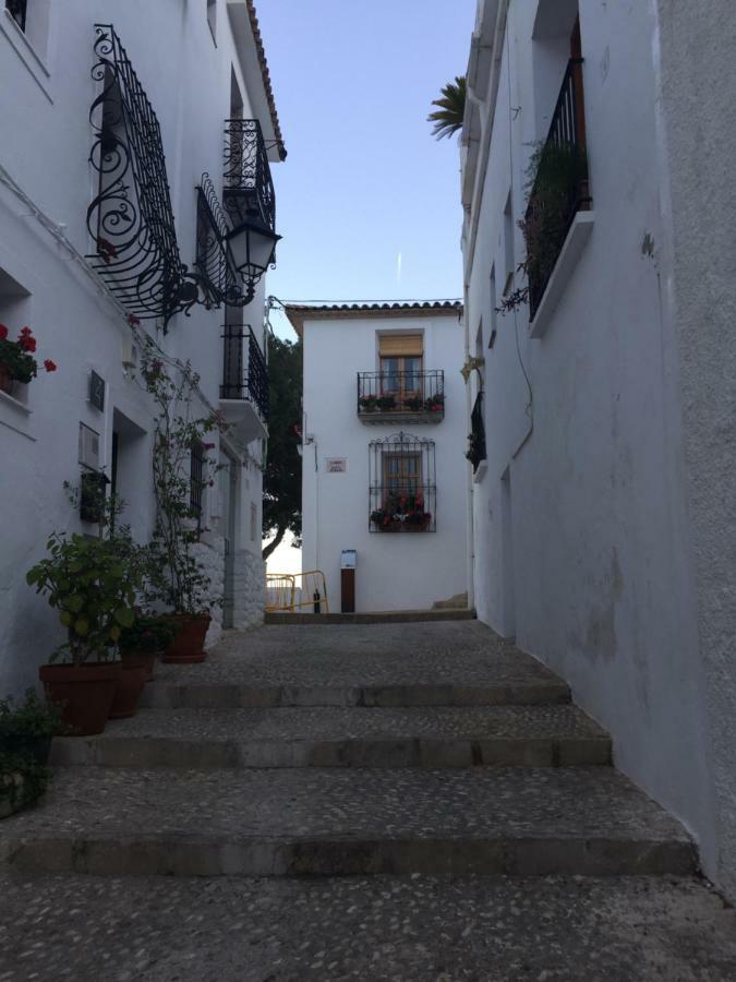Altea, Callejeando Por Su Casco Antiguo. Exterior photo